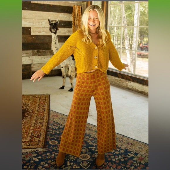 NATURAL LIFE Pants - Natural Life On The Horizon Gold Check Wide Leg Pants M NWT